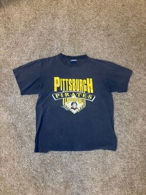 Pittsburgh Pirates Black T-Shirt